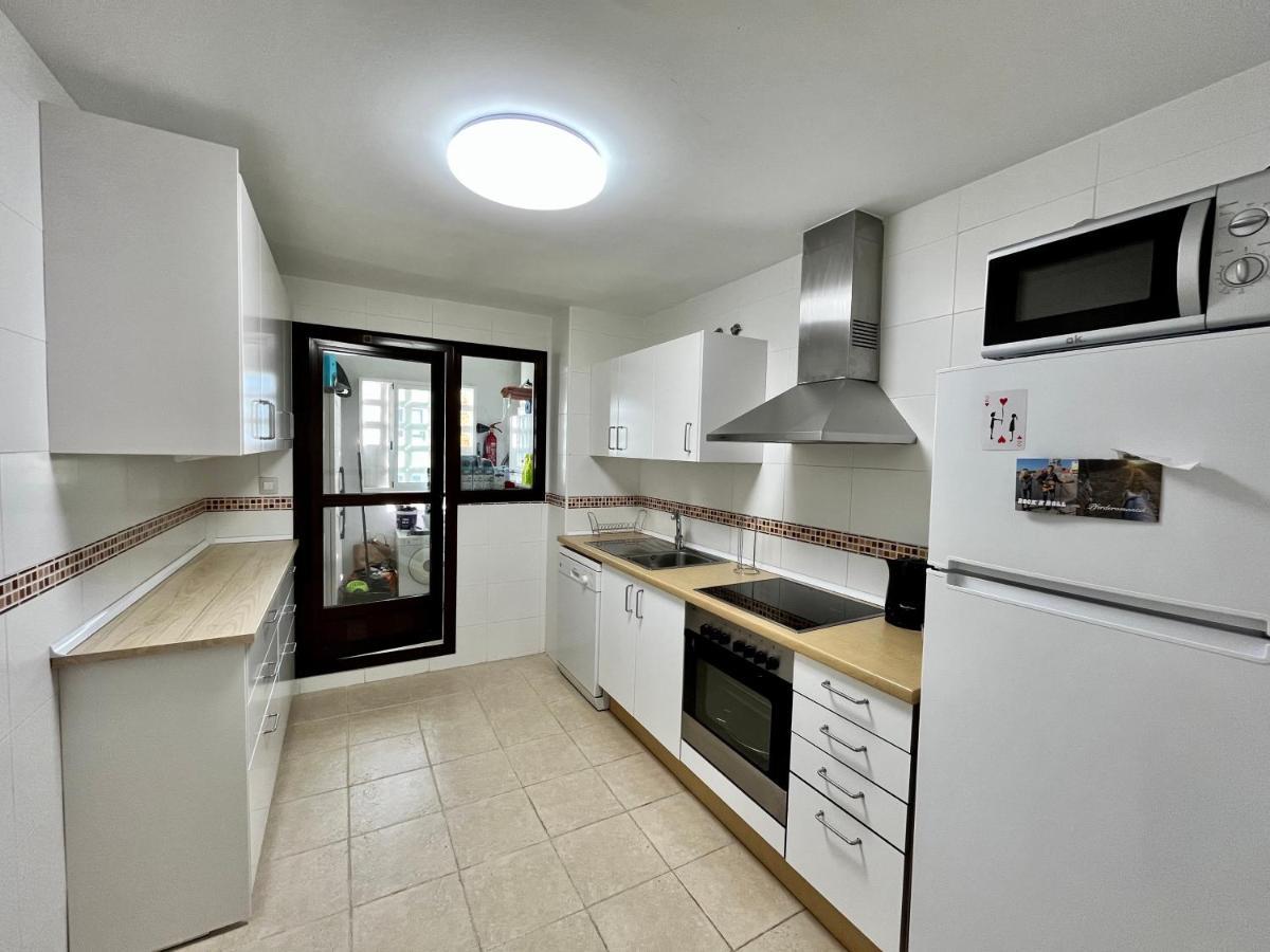 Quiet & Spacious Apt @ Golf Course W/ Roof Terrace San Roque  Bagian luar foto